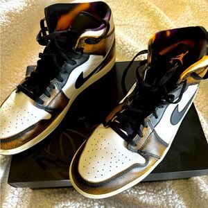 Men’s AIR Jordan 1 MID SE size 13